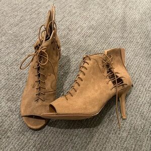 Brand new Tie up peep toe 2.5 inch heel